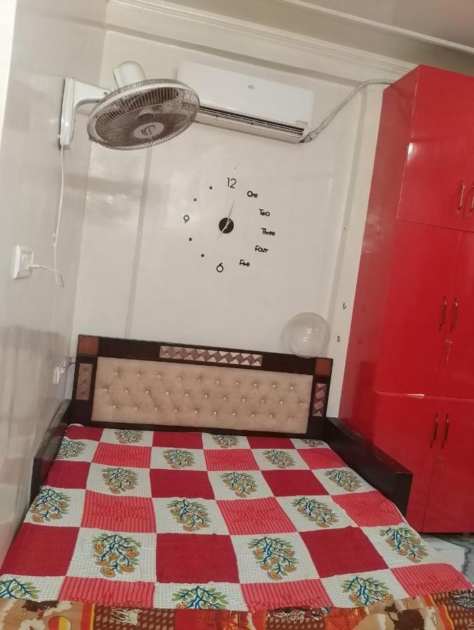 Aparna Niwas Home Stay Family Friendly Varanasi Exterior photo