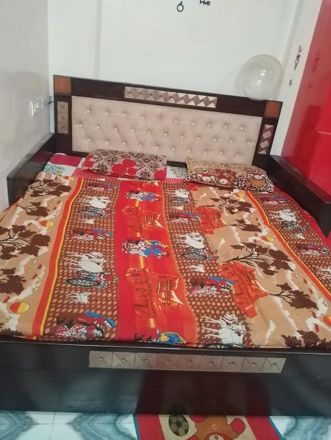 Aparna Niwas Home Stay Family Friendly Varanasi Exterior photo